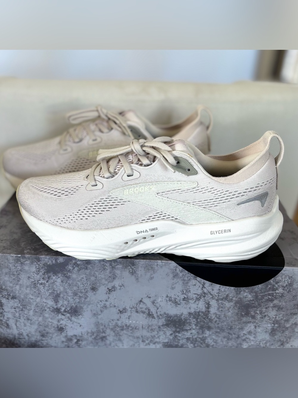 Brooks Glycerin 22 Almond Peach Womens Running Shoes Size 8 B 1204341B263